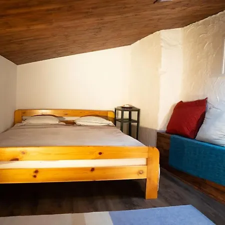 Lovely One-Bedroom Loft 3 Minutes From Kazimierz Cracovia Exterior foto
